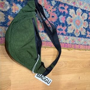 BAGGU Crescent Fanny Pack